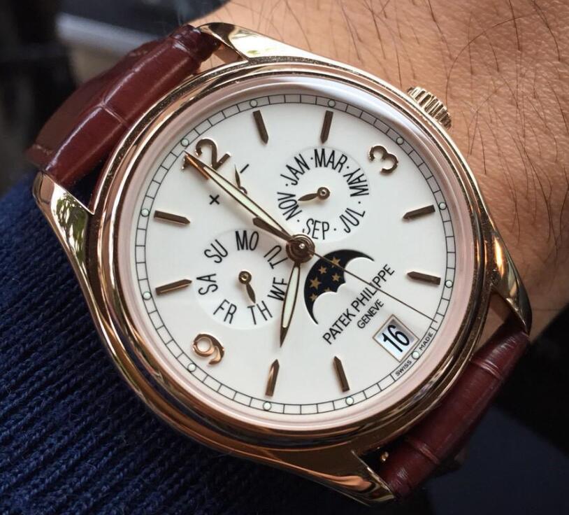 Patek Philippe has always been well-known by the complicated function and exquisiteness.